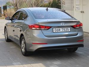 HYUNDAI Avante - Vista 8