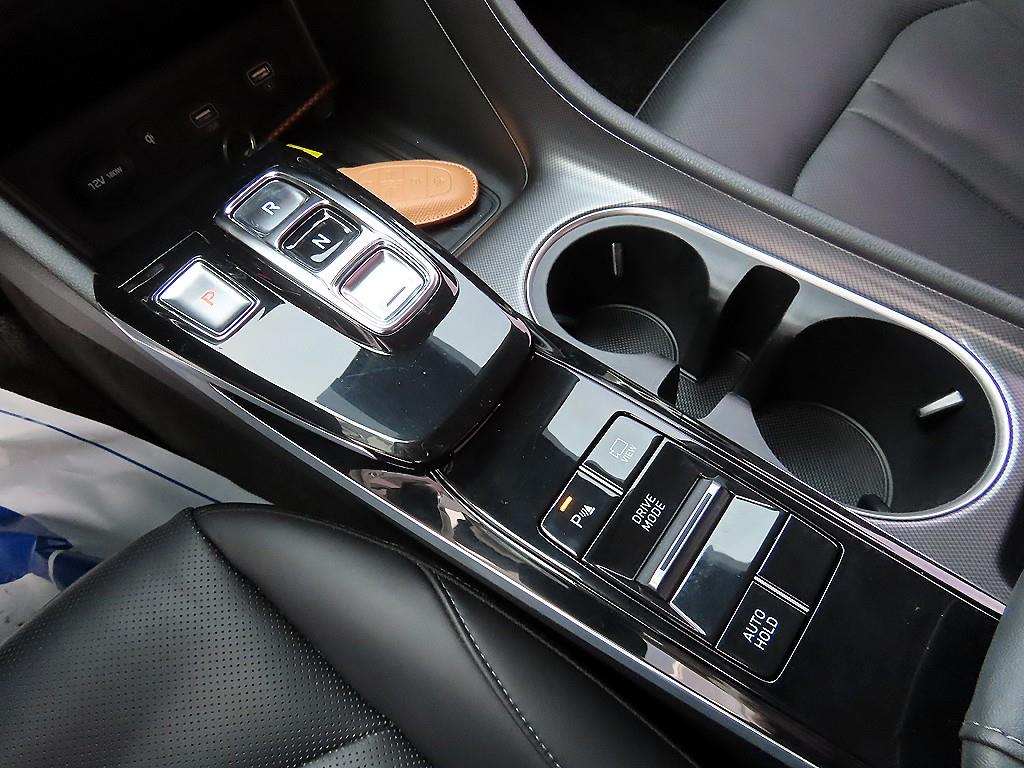 HYUNDAI Sonata - Vista 10