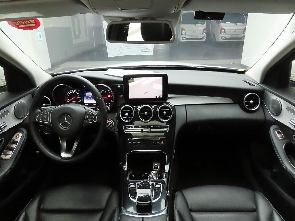 Mercedes Benz C Class - Vista 8