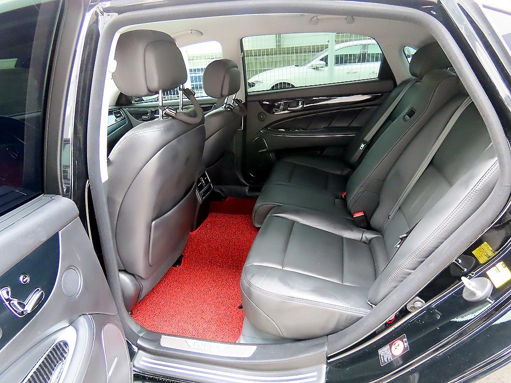 HYUNDAI Equus - Vista 6