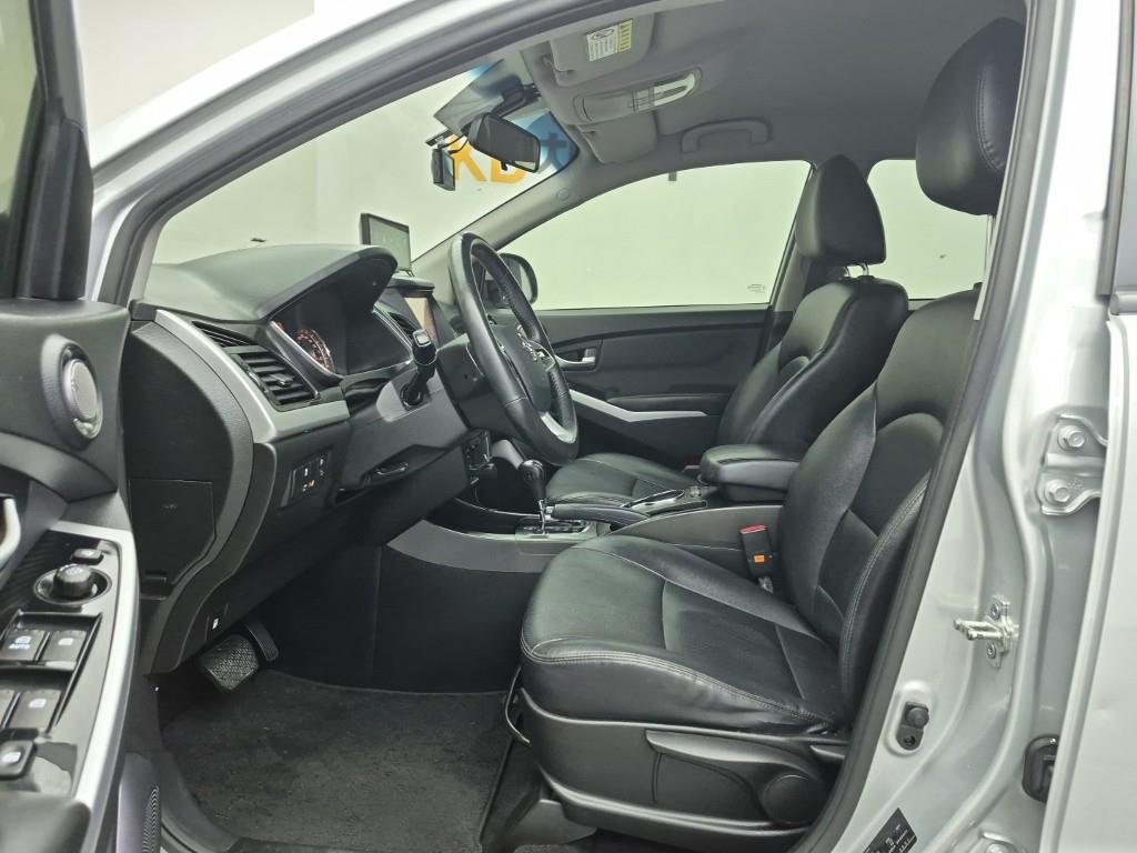 Ssangyong Korando - Vista 11