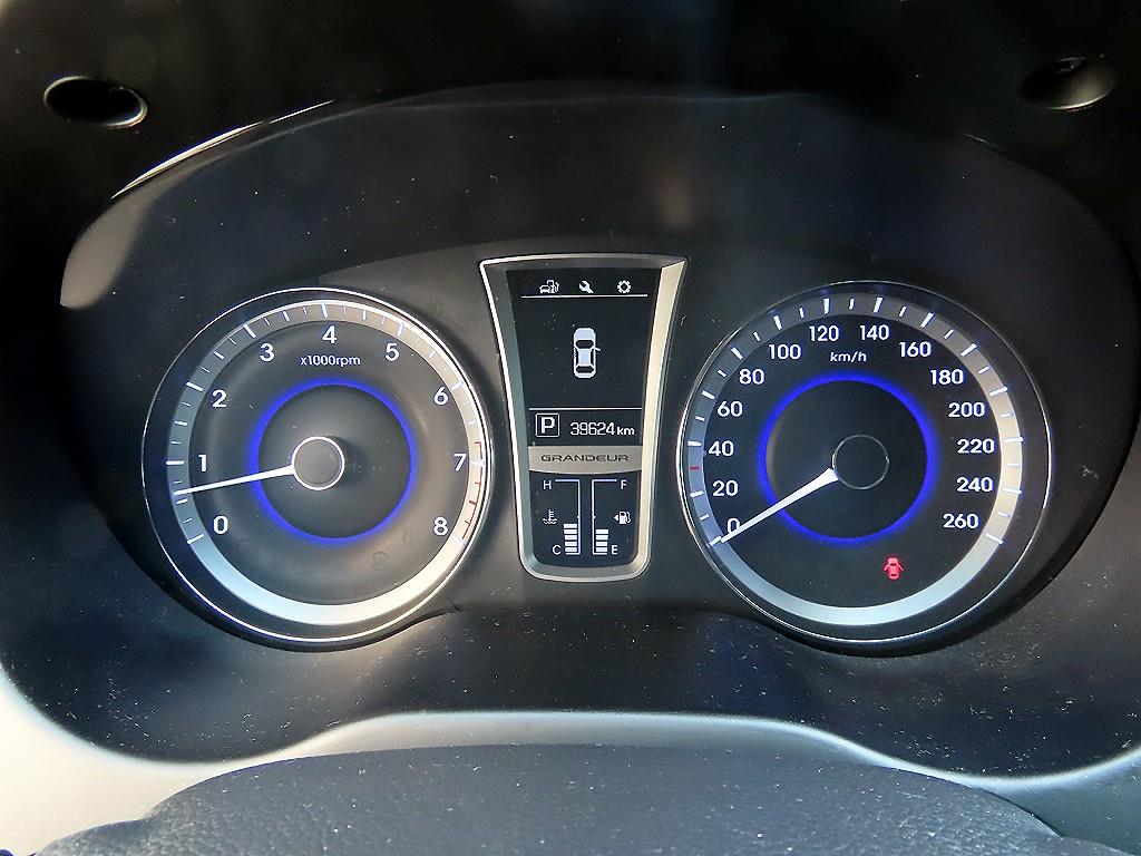 HYUNDAI Grandeur - Vista 9