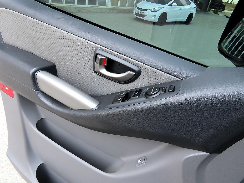 HYUNDAI Starex - Vista 12