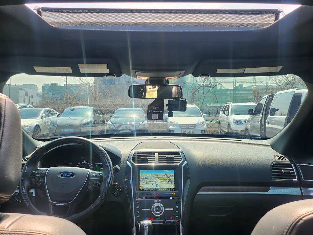 Ford Explorer - Vista 6