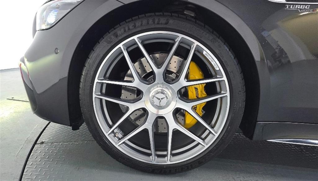 Mercedes Benz AMG GT - Vista 5