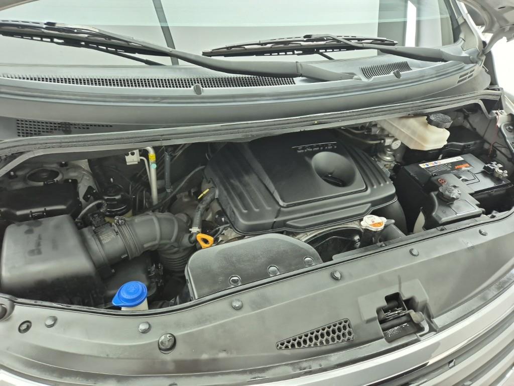 HYUNDAI Starex - Vista 6