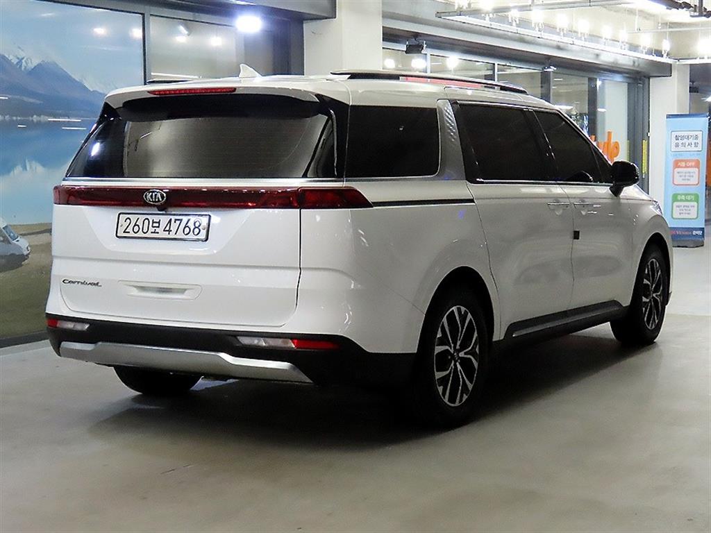 KIA Carnival - Vista 4