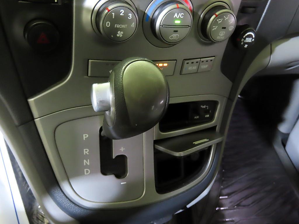 HYUNDAI Starex - Vista 12