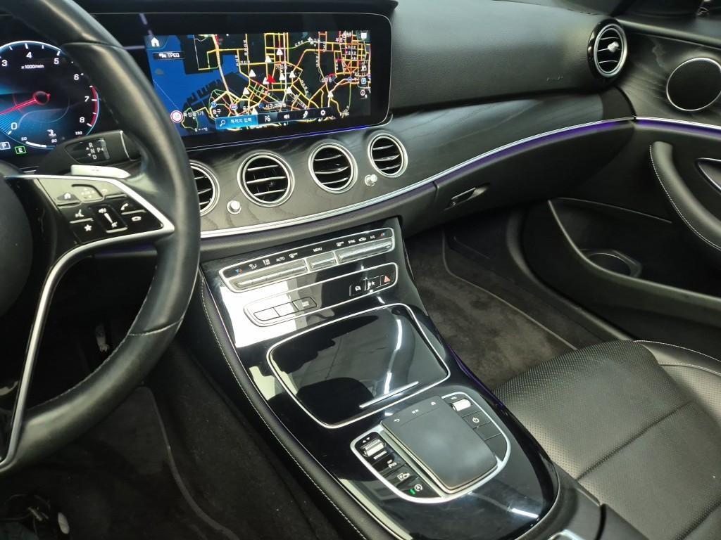 Mercedes Benz E class - Vista 10