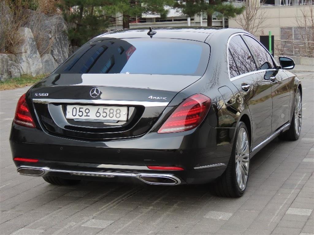 Mercedes Benz S Class - Vista 5