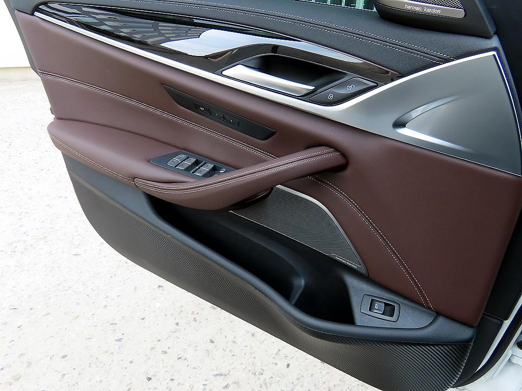 BMW 5 Series - Vista 5