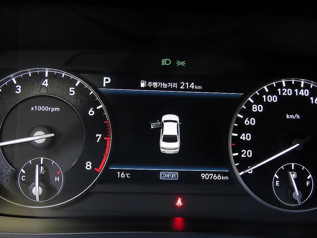 Genesis G90 - Vista 9