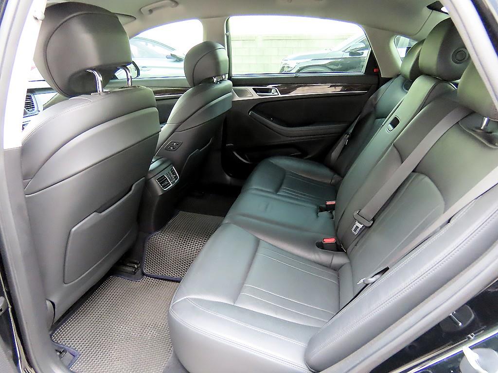 Genesis G80 - Vista 6