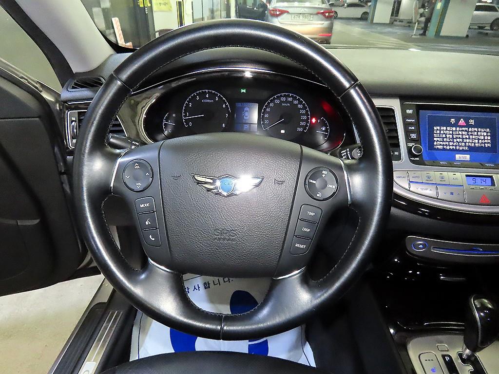 HYUNDAI Genesis - Vista 8