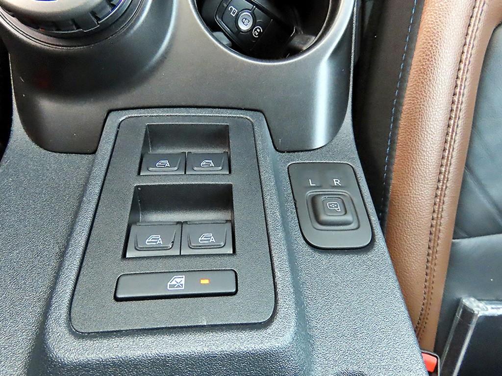 Ford Bronco 2023 skyblue - Importación desde Corea - HF Imports Iquique - Foto 13