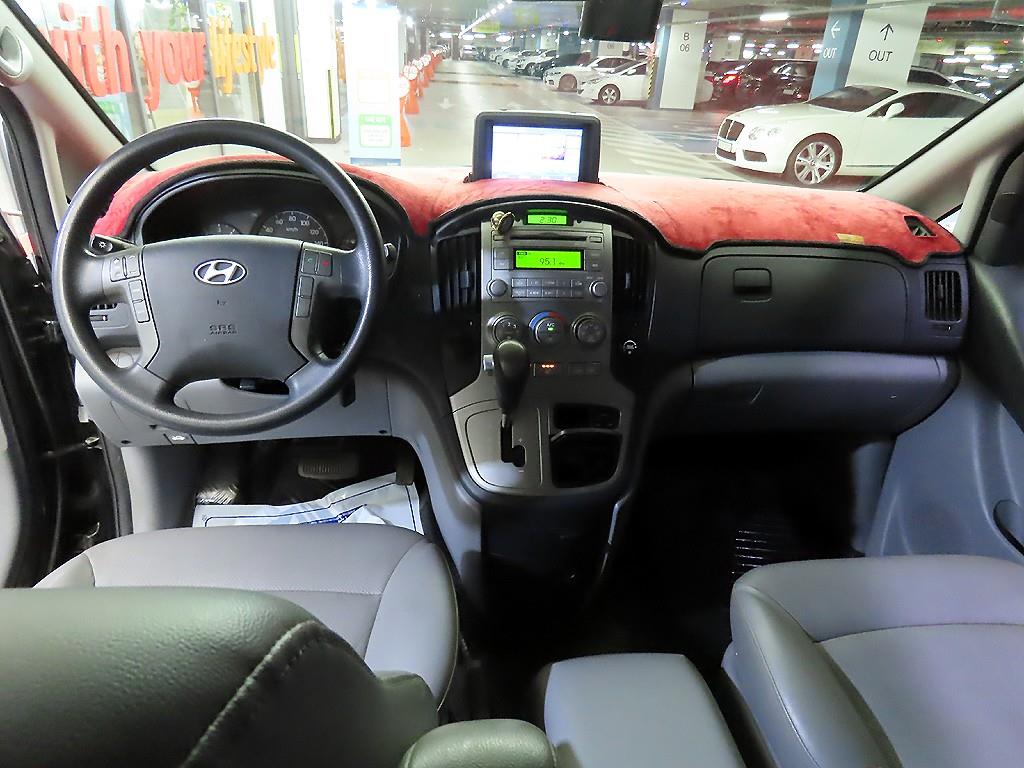 HYUNDAI Starex - Vista 10