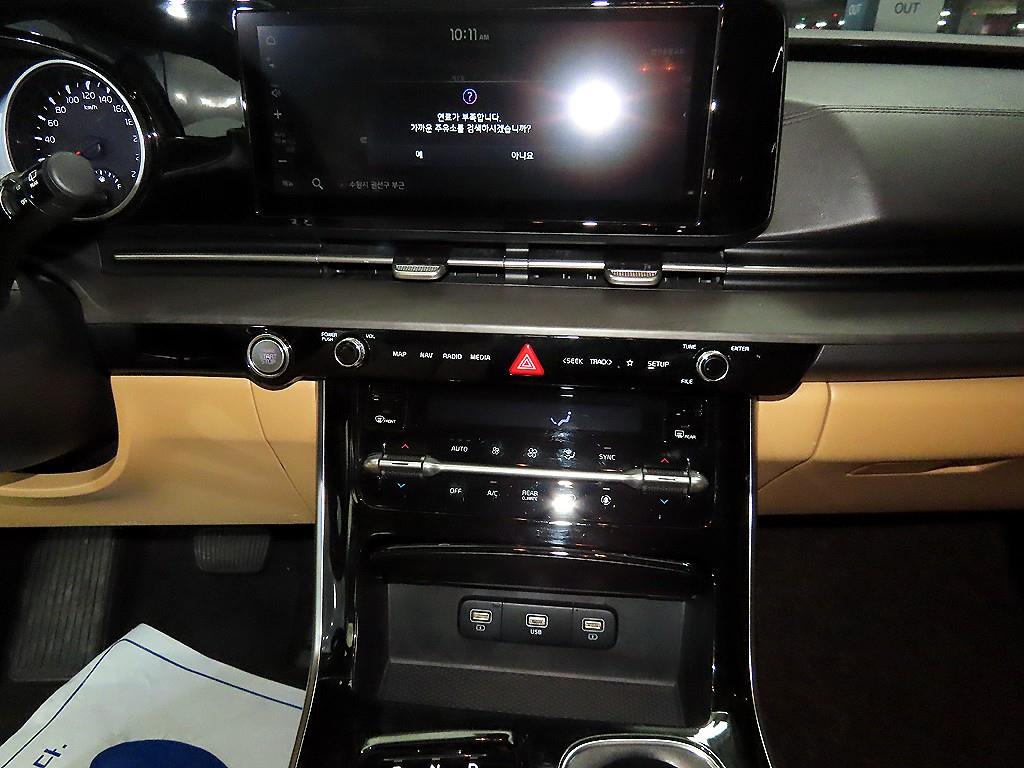 KIA Carnival - Vista 11