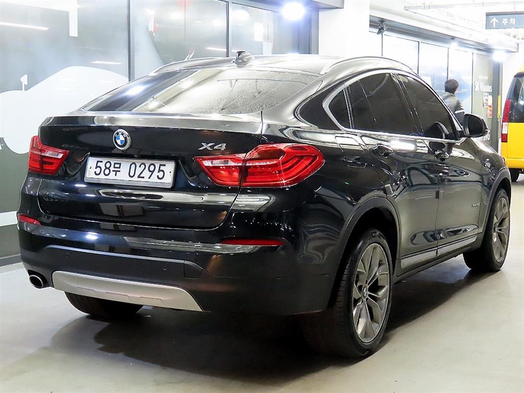 BMW X4 - Vista 4
