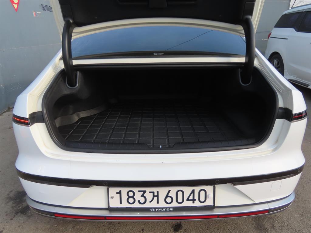 HYUNDAI Grandeur - Vista 9