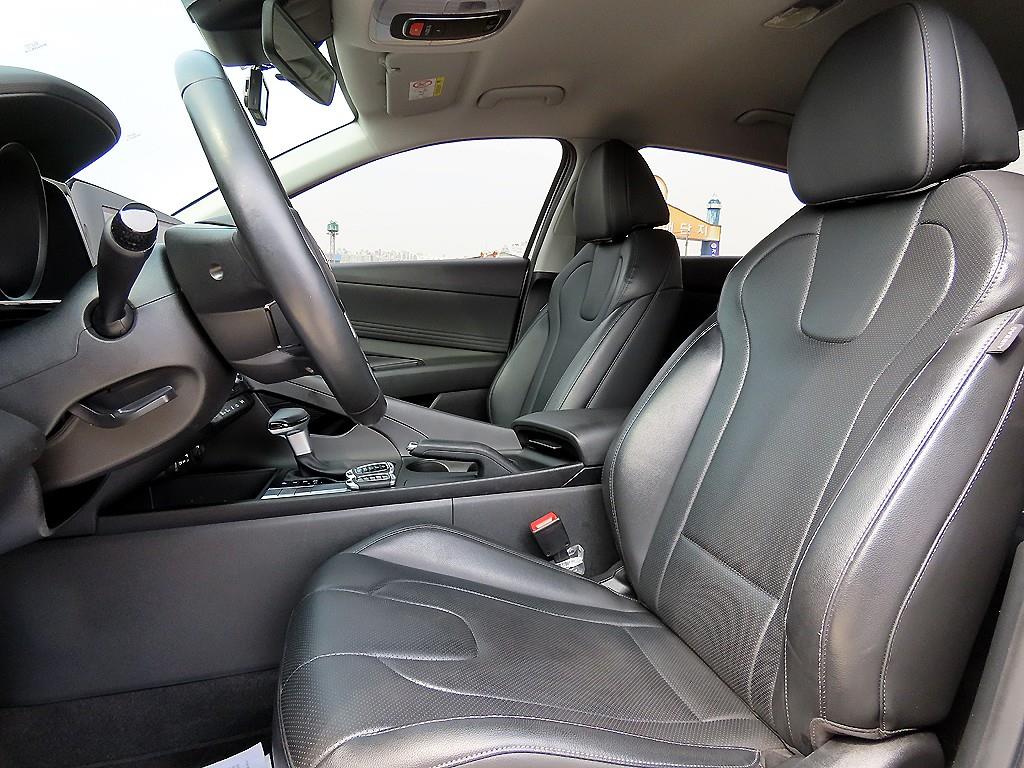 HYUNDAI Avante - Vista 5