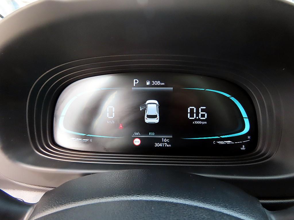 HYUNDAI Venue - Vista 9