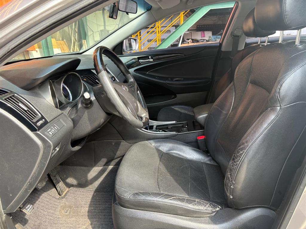 HYUNDAI Sonata - Vista 10