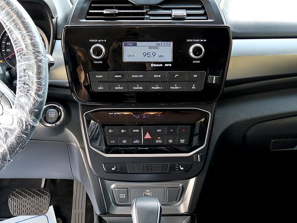 Ssangyong Tivoli - Vista 7