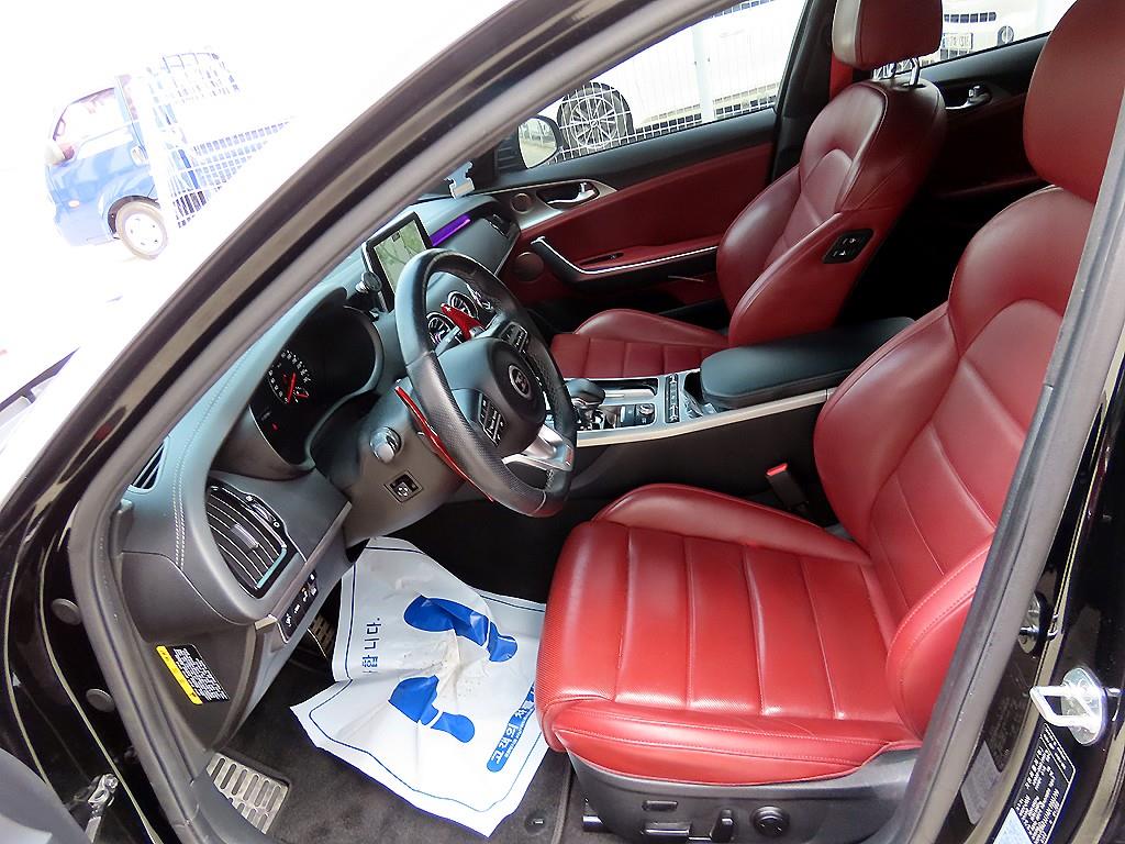 KIA Stinger - Vista 5