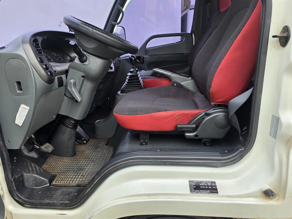 medium and large cargo Rory - Vista 8