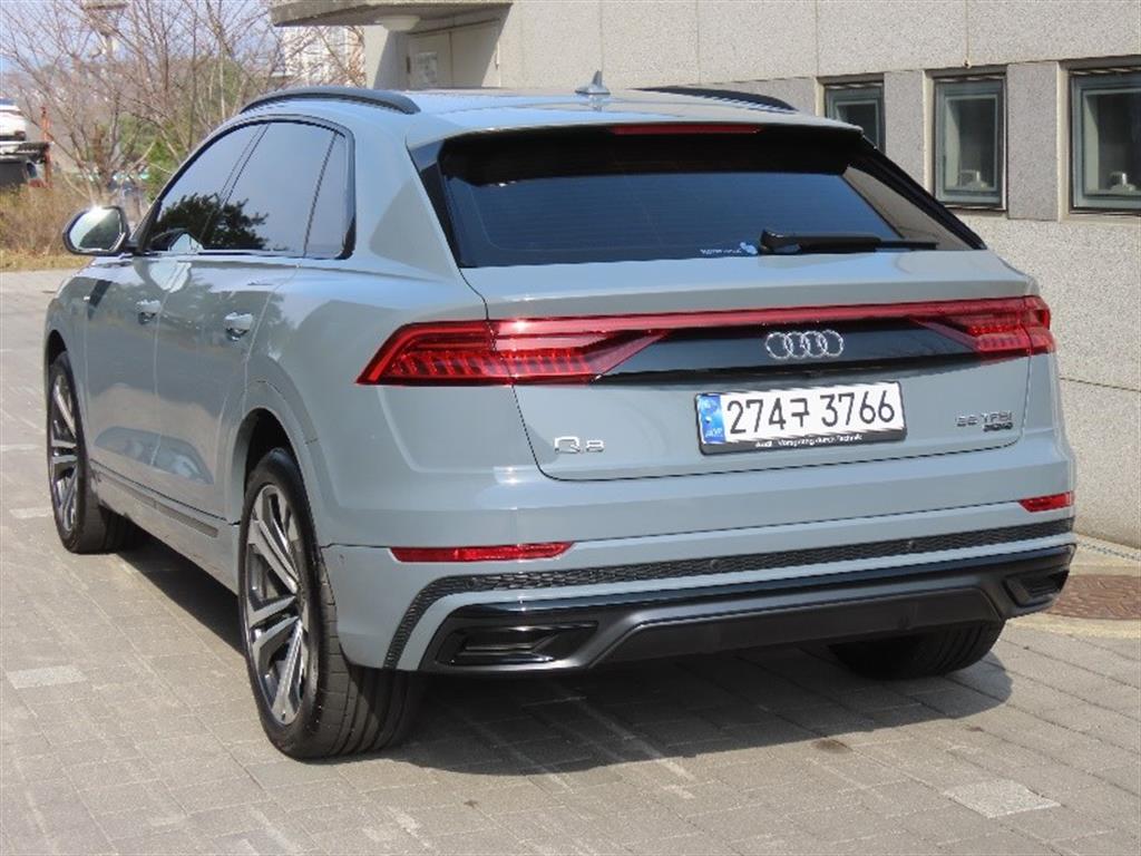 Audi Q8 - Vista 7