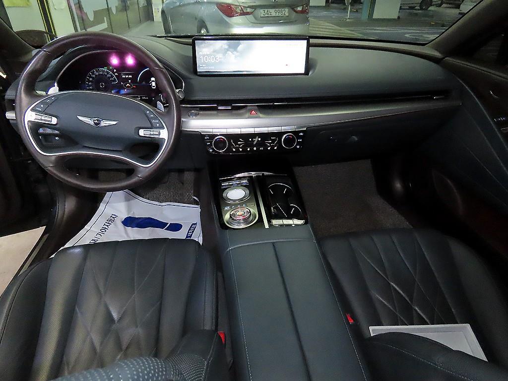 Genesis G80 - Vista 10