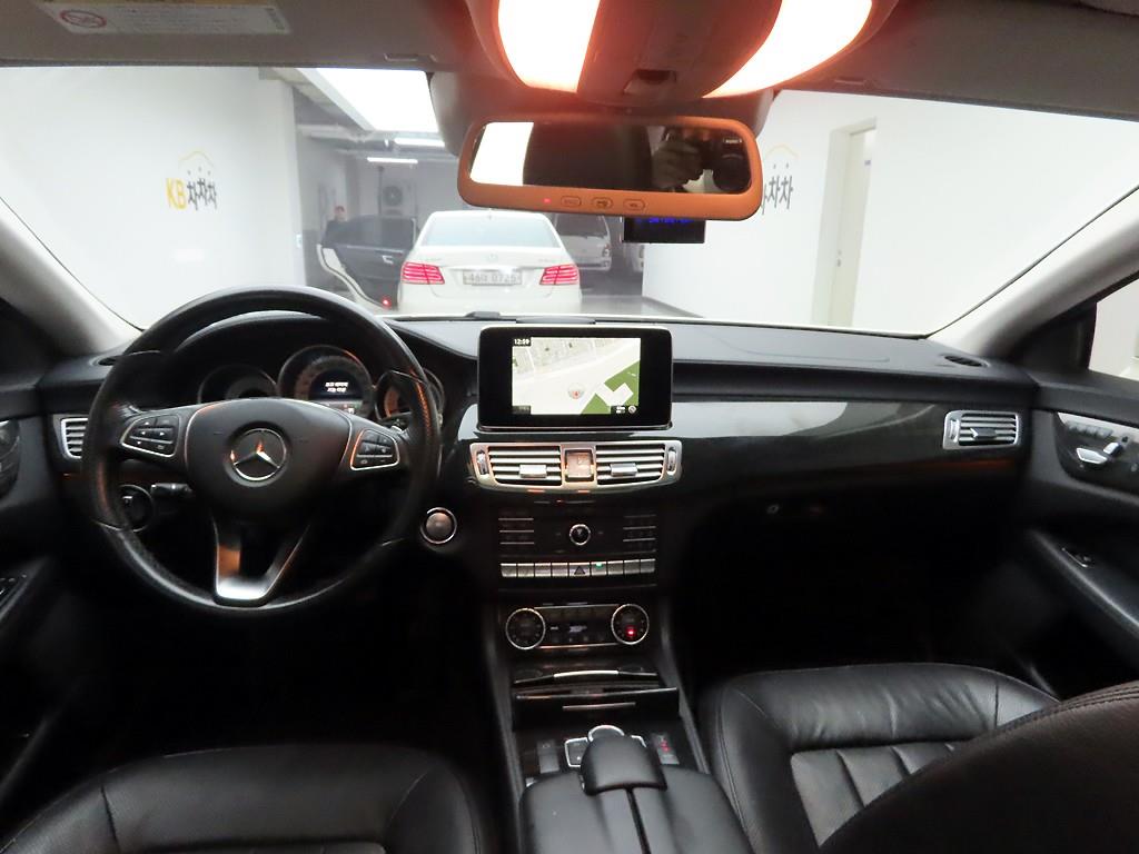 Mercedes Benz CLS Class - Vista 6