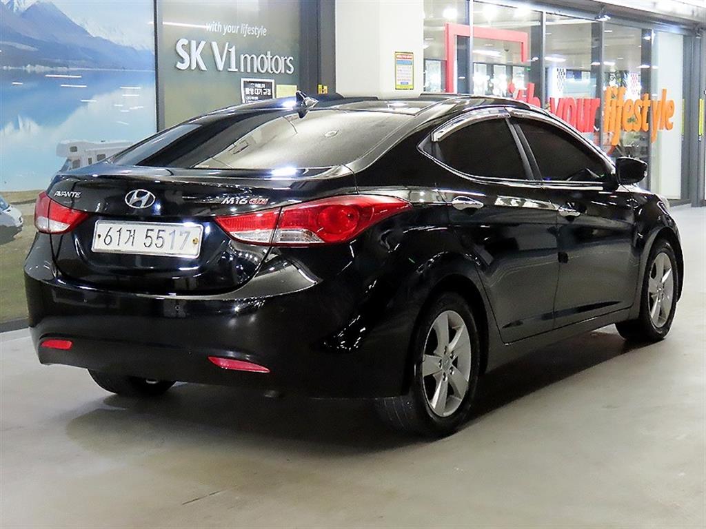 HYUNDAI Avante - Vista 4