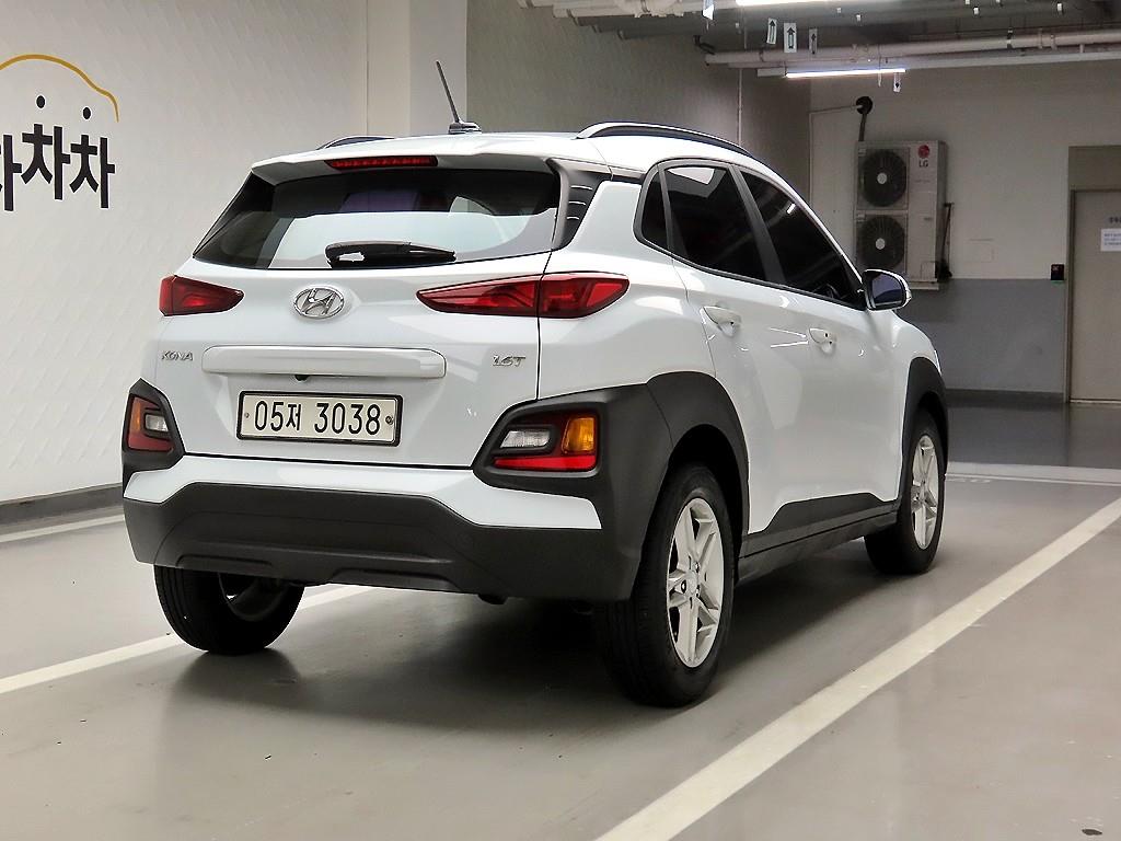 HYUNDAI Kona - Vista 4