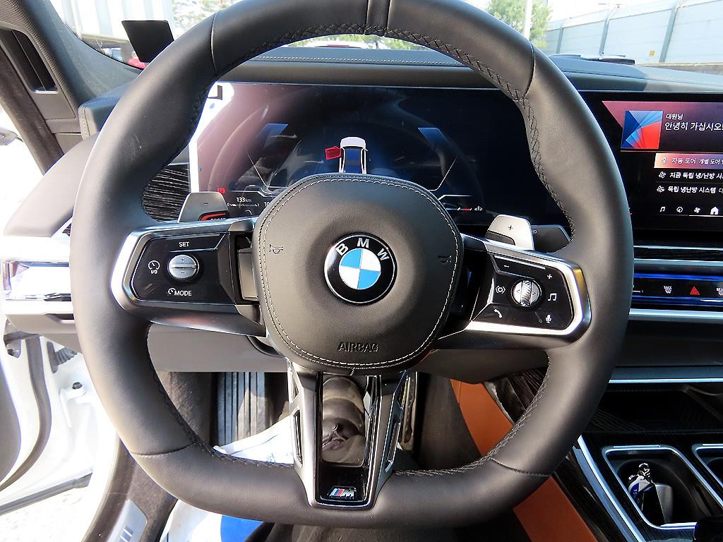 BMW 7 Series - Vista 8