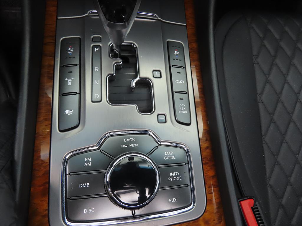 HYUNDAI Equus - Vista 8