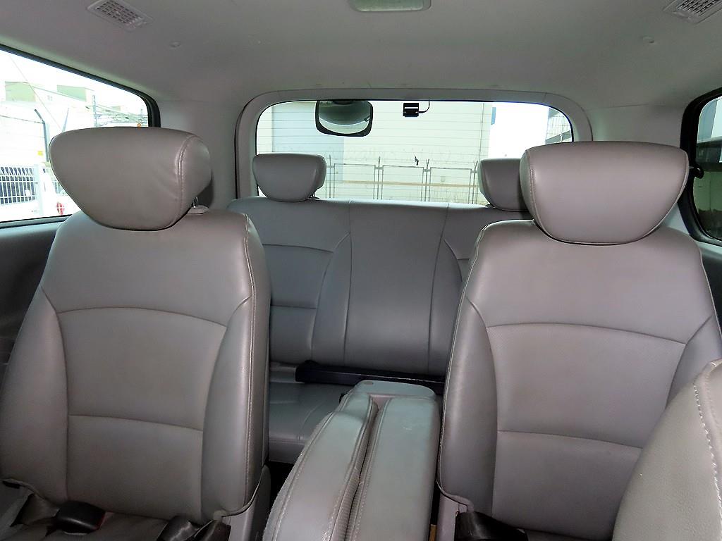 HYUNDAI Starex - Vista 7