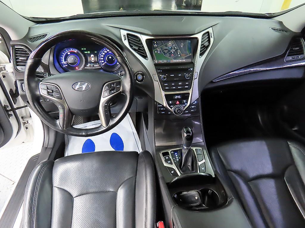 HYUNDAI Grandeur - Vista 7