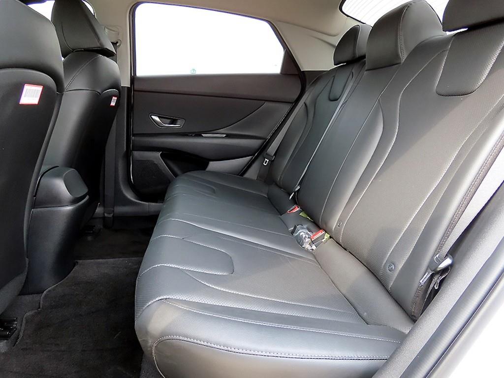 HYUNDAI Avante - Vista 6