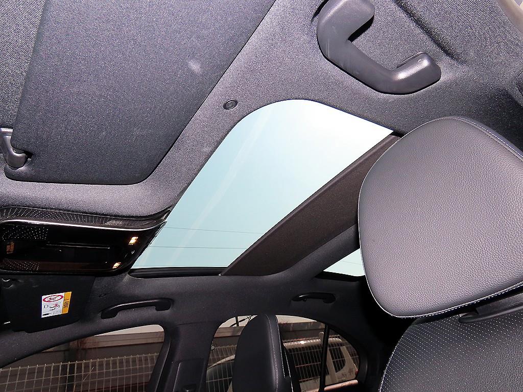 Mercedes Benz C Class 2022 Negro - Importación desde Corea - HF Imports Iquique - Foto 17