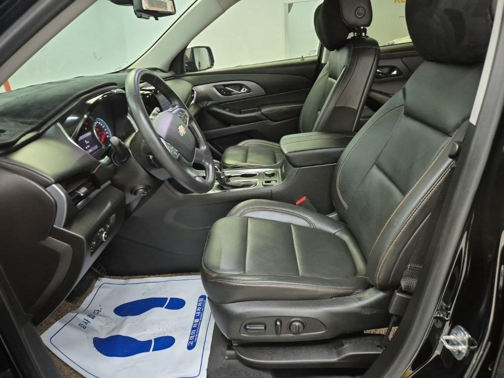 Chevrolet Travers - Vista 10