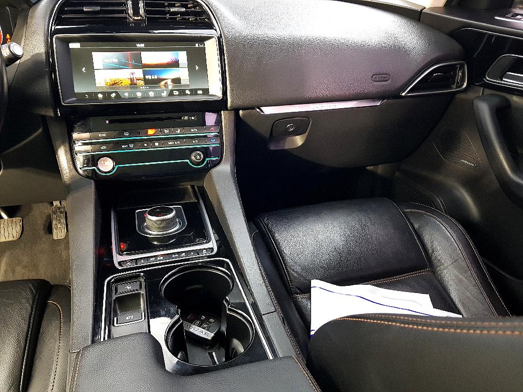 Jaguar F-PACE - Vista 10