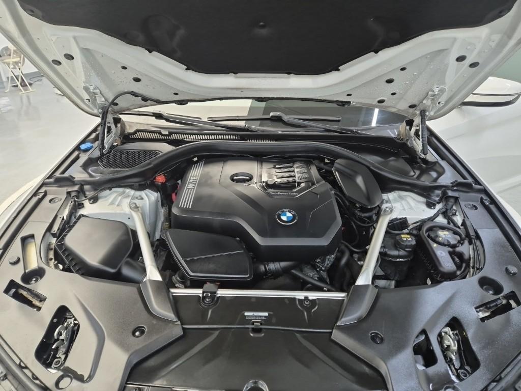 BMW 5 Series - Vista 5