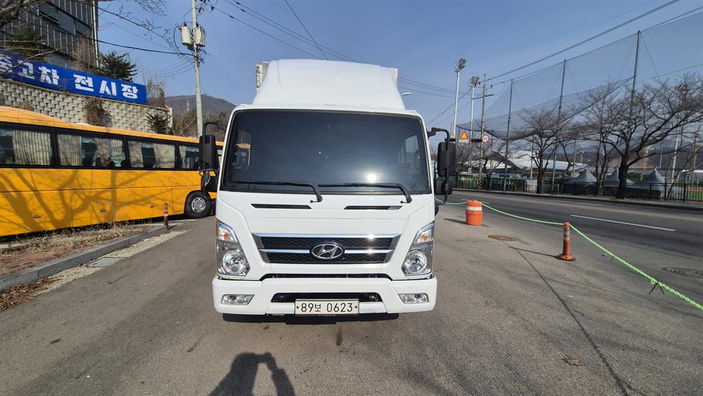 medium and large cargo truck 2019 Blanco - Importación desde Corea - HF Imports Iquique - Foto 14