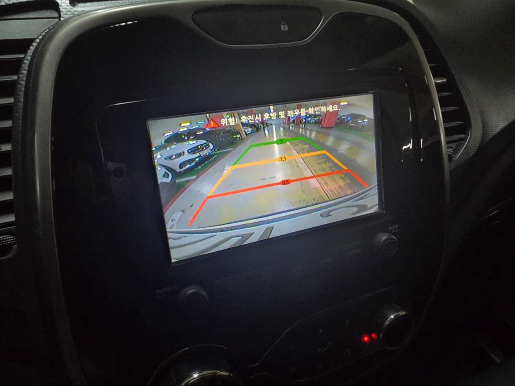 SAMSUNG QM3 - Vista 9