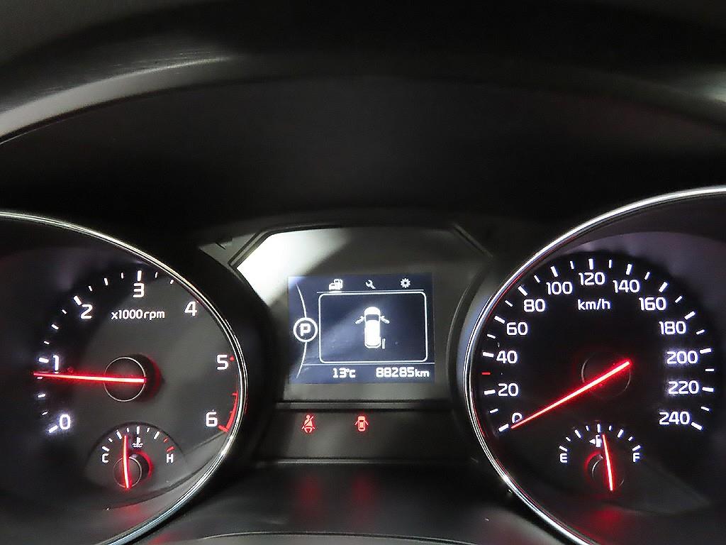 KIA Carnival - Vista 11