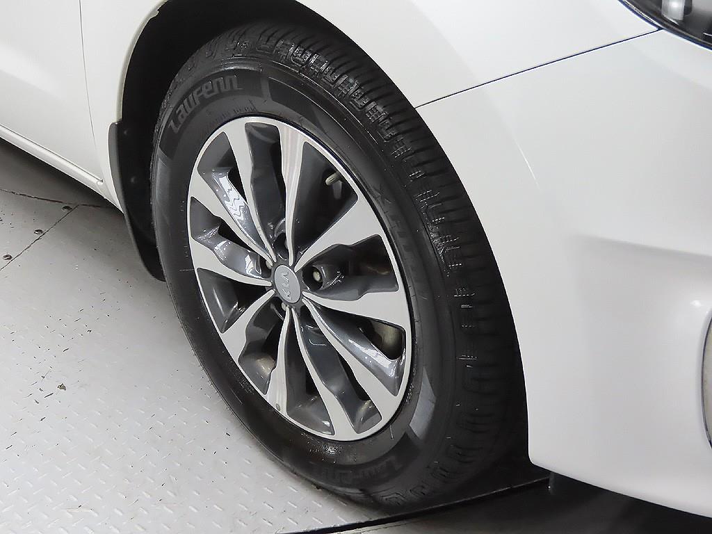 KIA Carnival - Vista 9