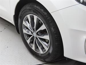 KIA Carnival - Vista 10