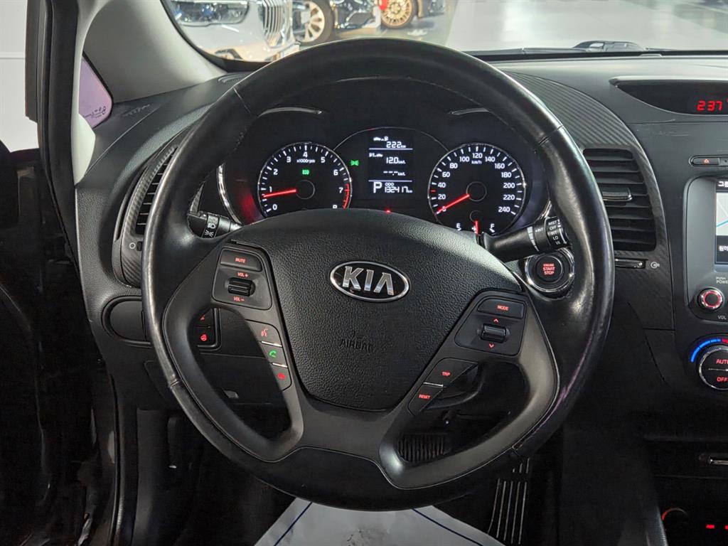 KIA K3 - Vista 8