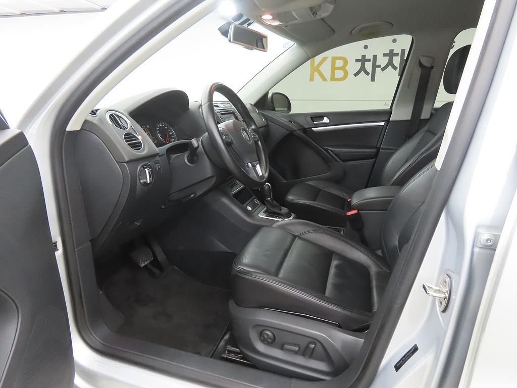 Volkswagen Tiguan - Vista 5